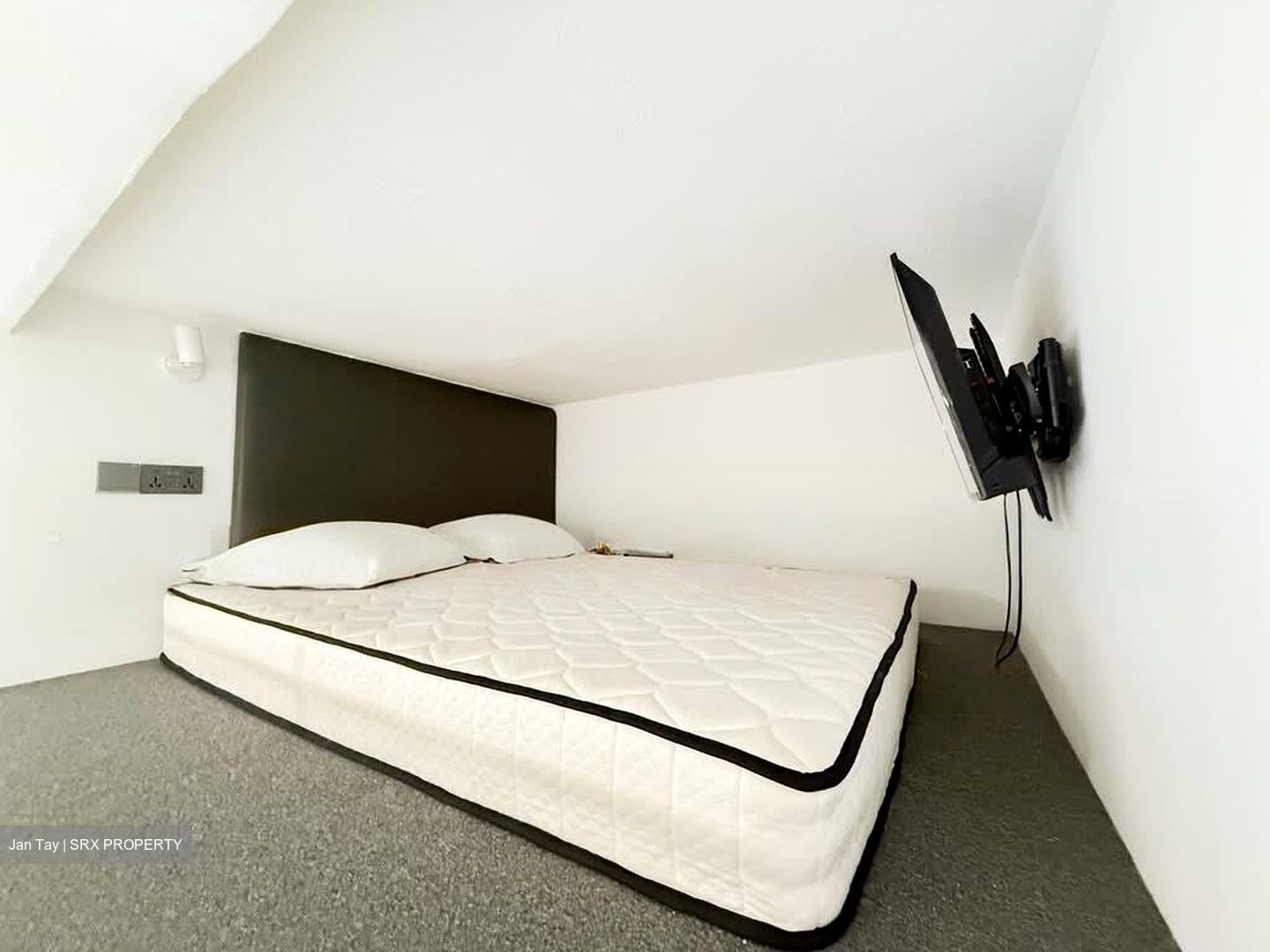 River Valley Road (D10), Apartment #549758051